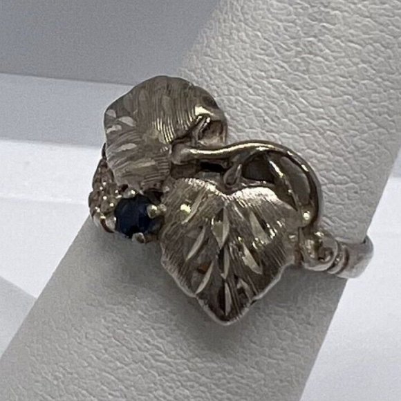 925 STERLING SILVER SAPPHIRE RING  SIZE 4.5 - Picture 2 of 9